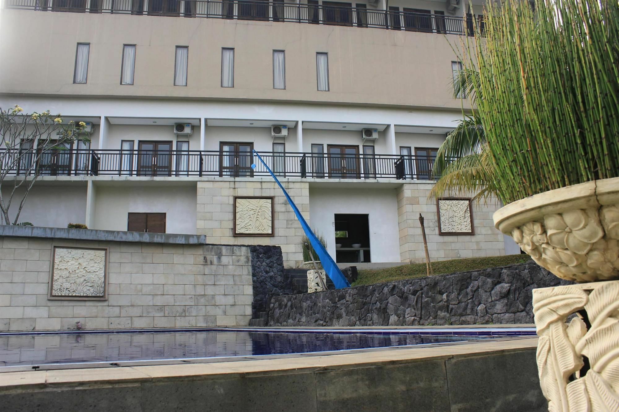 מלון Bumi Cikeas Sentul בוגור מראה חיצוני תמונה